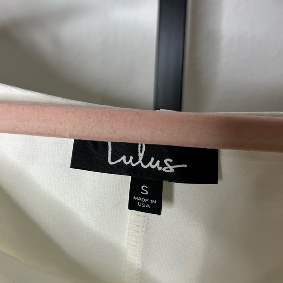 NWT Lulu’s Like A Bird 3/4 Sleeve Off-The-Shoulder White Bodysuit Size Small - Picture 4 of 6